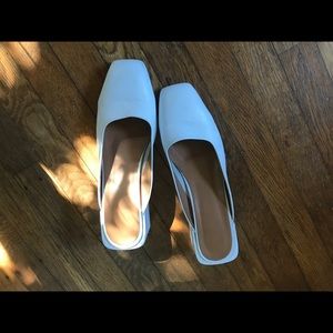 Loq white mules